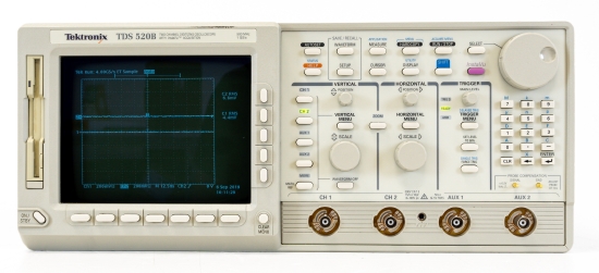 TDS520B Digital Oscilloscope 2 channel 500 Mhz