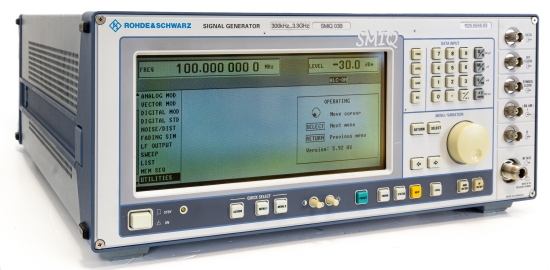 R&S SMIQ03B Vector Synthesized Generator 3.3 GHz